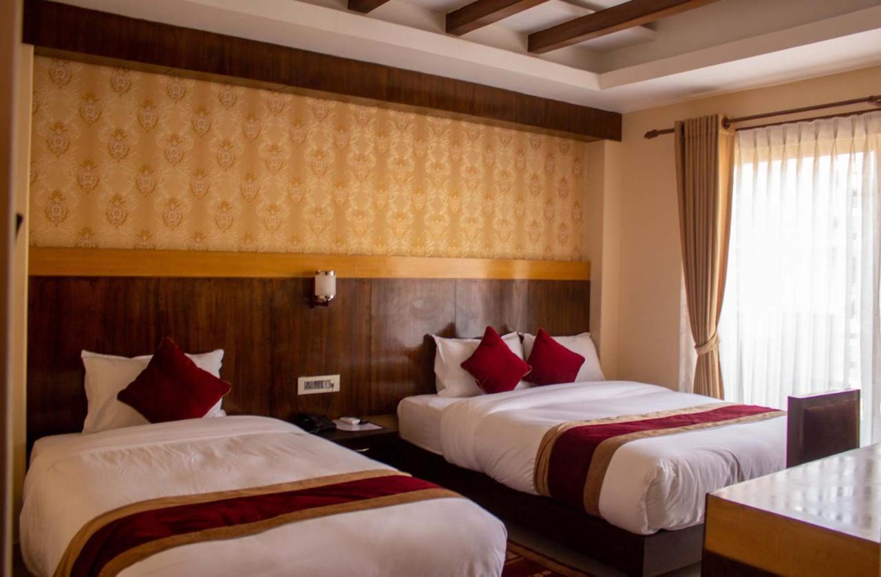 Hotel Silverline Pokhara Exterior foto