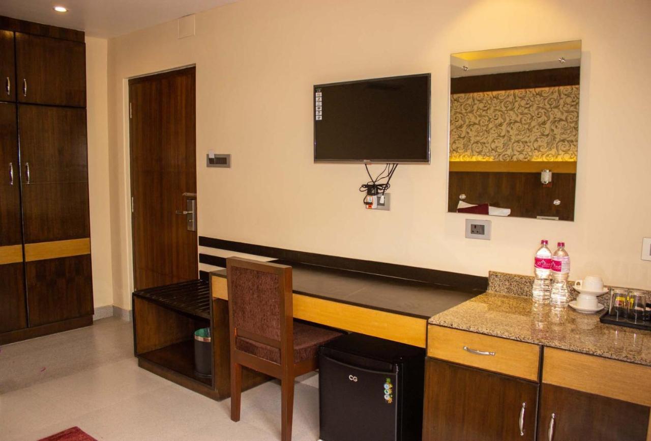 Hotel Silverline Pokhara Exterior foto