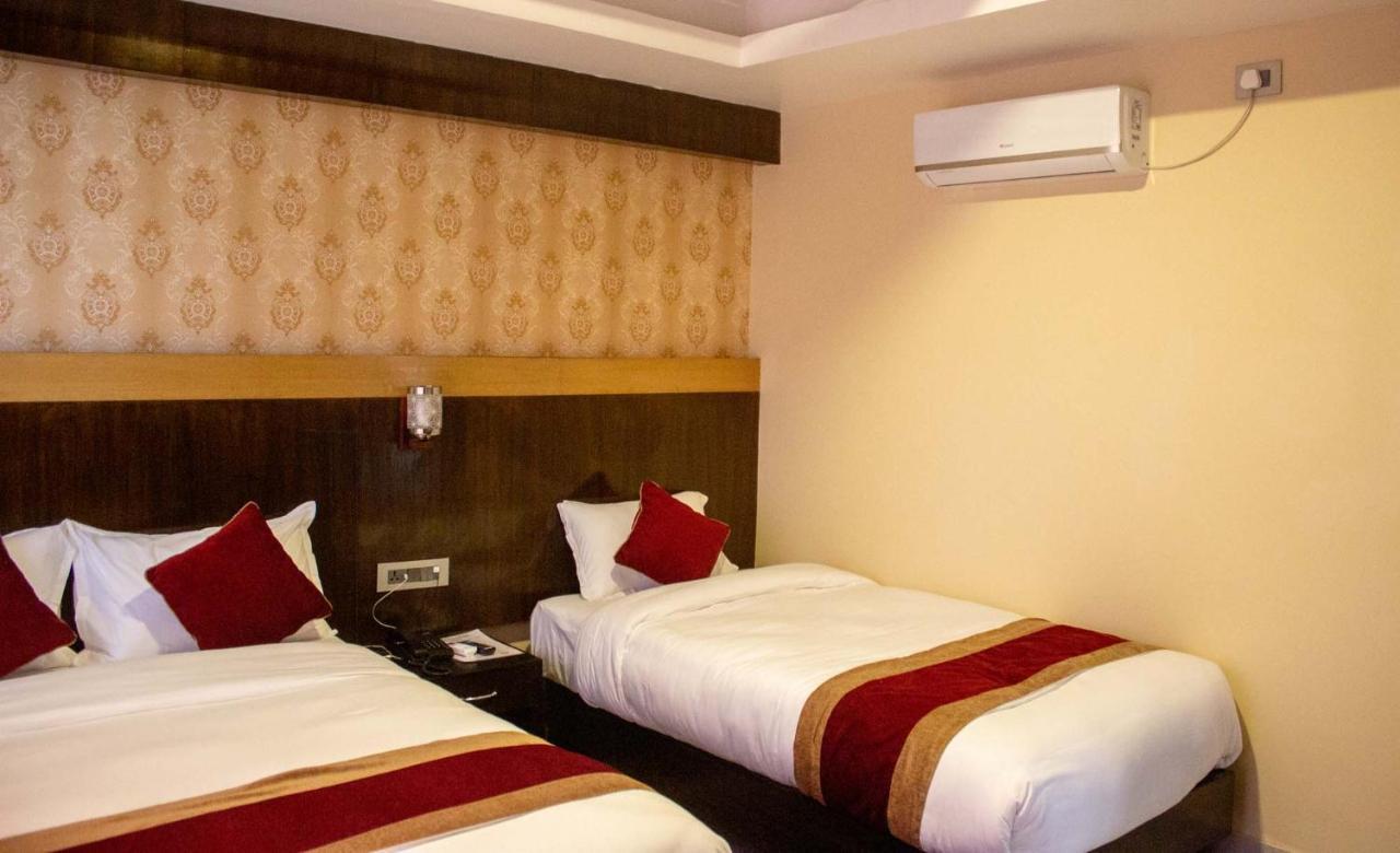 Hotel Silverline Pokhara Exterior foto